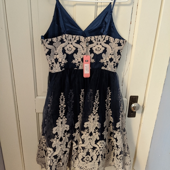 Chi Chi Paloma Dress - ASOS - Size UK 14 - Picture 4 of 6